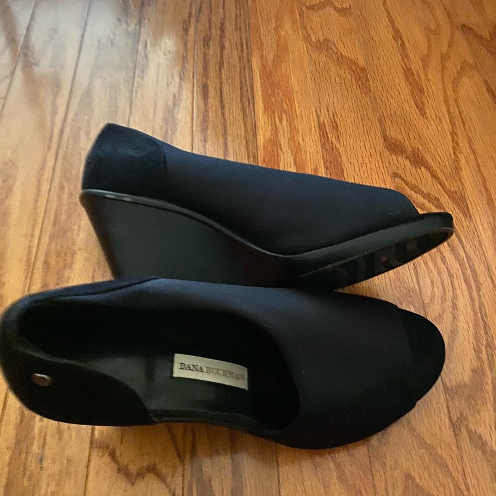 side slit heels